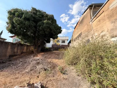 Casa com 3 Quartos à venda, 360m² no Caiçaras, Belo Horizonte