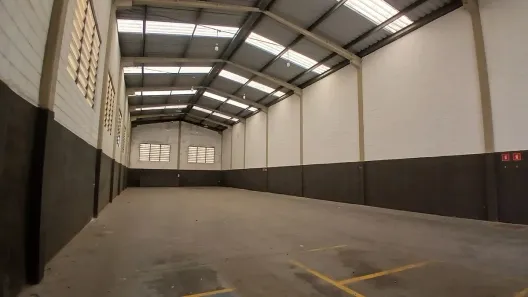 Galpão/Depósito/Armazém para alugar, 682m² no Conceição, Diadema