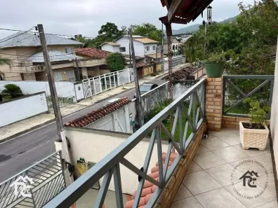 Casa com 3 Quartos à venda, 180m² no Itaipu, Niterói