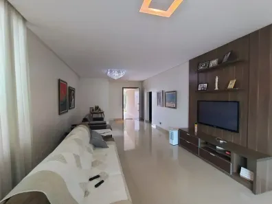 Casa de Condomínio com 3 Quartos à venda, 200m² no Jardins Madri, Goiânia