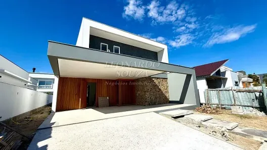 Casa de Condomínio com 4 Quartos à venda, 255m² no Laranjal, Pelotas