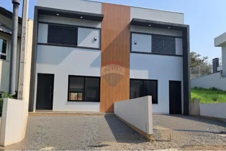 Sobrado com 2 Quartos à venda, 110m² no Mário Quintana, Porto Alegre