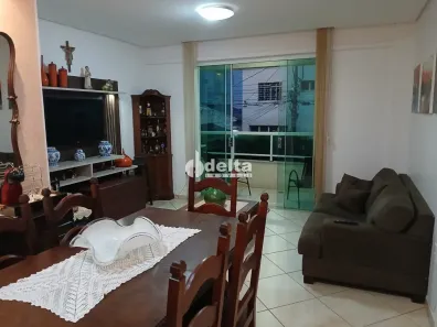 Apartamento com 3 Quartos à venda, 99m² no Brasil, Uberlândia