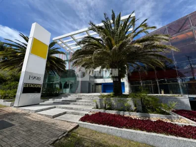 Ponto Comercial para alugar, 511m² no Hugo Lange, Curitiba
