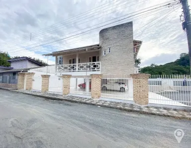 Casa com 3 Quartos à venda, 340m² no Velha, Blumenau