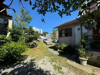 Lote/Terreno à venda, 240m² no Capoeiras, Florianópolis