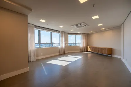Sala Comercial à venda, 43m² no Chácara das Pedras, Porto Alegre