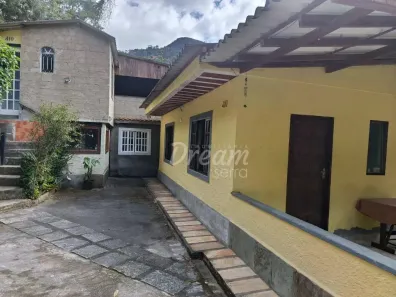 Casa com 2 Quartos à venda, 240m² no Granja Florestal, Teresópolis