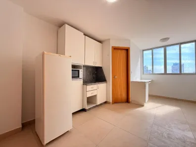 Apartamento com 1 Quarto para alugar, 18m² no Zona 07, Maringá