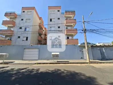 Apartamento com 3 Quartos para alugar, 70m² no Saraiva, Uberlândia