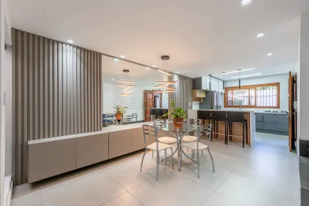 Casa com 4 Quartos à venda, 310m² no Chácara das Pedras, Porto Alegre