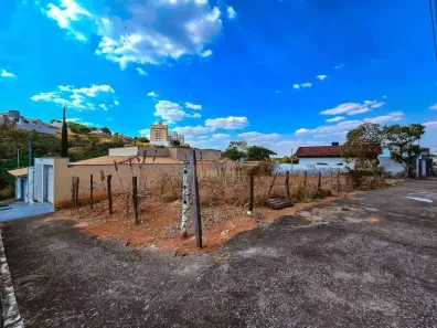 Lote/Terreno à venda, 392m² no Belvedere, Divinópolis