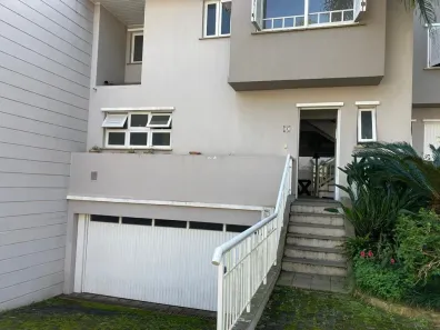 Casa com 3 Quartos à venda, 205m² no Pedra Redonda, Porto Alegre