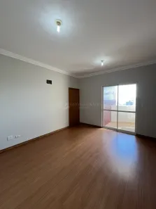Apartamento com 2 Quartos para alugar, 67m² no Zona 07, Maringá