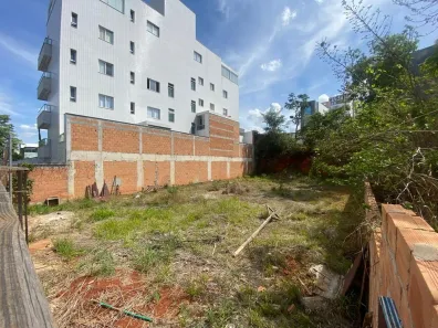 Lote/Terreno à venda, 427m² no Cabral, Contagem