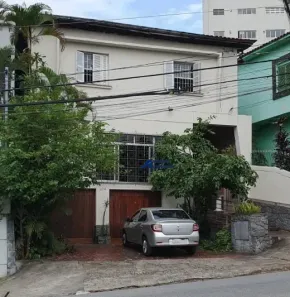 Casa com 3 Quartos para alugar, 242m² no Jardim das Bandeiras, São Paulo
