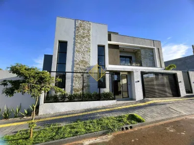 Sobrado com 3 Quartos à venda, 244m² no Vila Industrial, Toledo