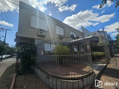Imóvel Comercial com 8 Quartos à venda, 350m² no Rio Branco, Porto Alegre