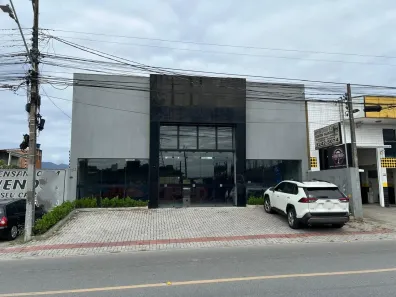 Ponto Comercial com 3 Quartos para alugar, 300m² no Caminho Novo, Palhoça
