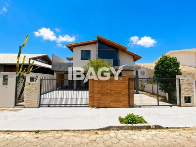 Casa com 2 Quartos para alugar, 98m² no Campeche, Florianópolis