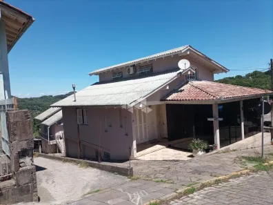 Casa com 10 Quartos à venda, 296m² no Santa Helena, Bento Gonçalves