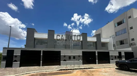 Casa com 2 Quartos à venda, 77m² no Novo Mundo, Uberlândia