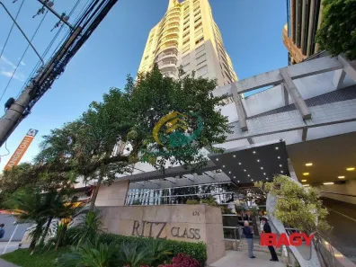 Apartamento com 2 Quartos à venda, 65m² no Centro, Florianópolis