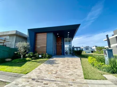 Casa de Condomínio com 4 Quartos à venda, 195m² no , Capão da Canoa