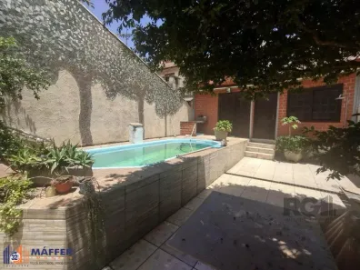 Casa com 4 Quartos à venda, 245m² no Cavalhada, Porto Alegre