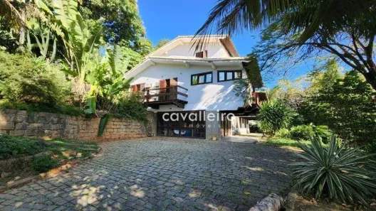 Casa com 7 Quartos para alugar, 580m² no Araçatiba, Maricá
