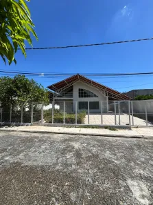 Casa com 3 Quartos para alugar, 380m² no Compensa, Manaus