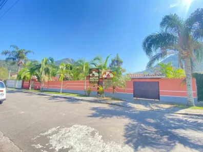 Casa com 4 Quartos à venda, 490m² no Cidade Jardim, Caraguatatuba