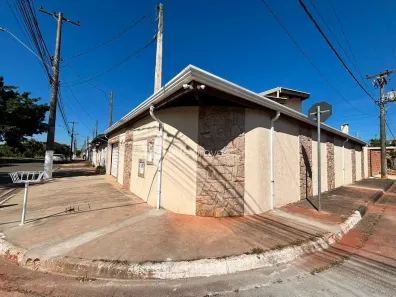 Casa com 3 Quartos à venda, 165m² no Conjunto Habitacional Vila Réggio, Campinas