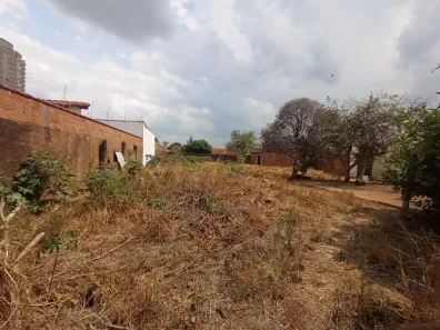 Lote/Terreno à venda, 1210m² no Vila Santos Dumont, Franca