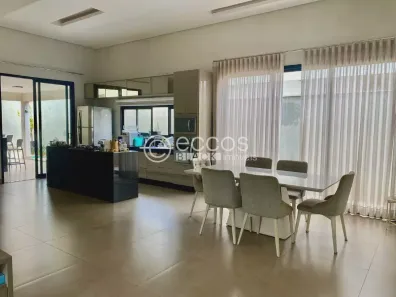 Casa de Condomínio com 3 Quartos à venda, 200m² no Jardim Botânico, Uberlândia