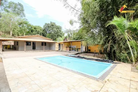 Fazenda/Sítio com 3 Quartos à venda, 70m² no Área Rural de Divinópolis, Divinópolis