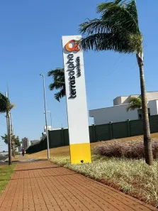 Lote/Terreno à venda, 304m² no Alto Umuarama, Uberlândia