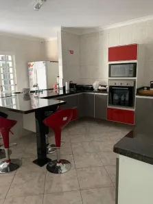 Sobrado com 5 Quartos à venda, 245m² no Vila Tesouro, São José dos Campos