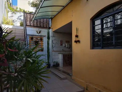 Casa com 8 Quartos à venda, 366m² no Minascaixa, Belo Horizonte
