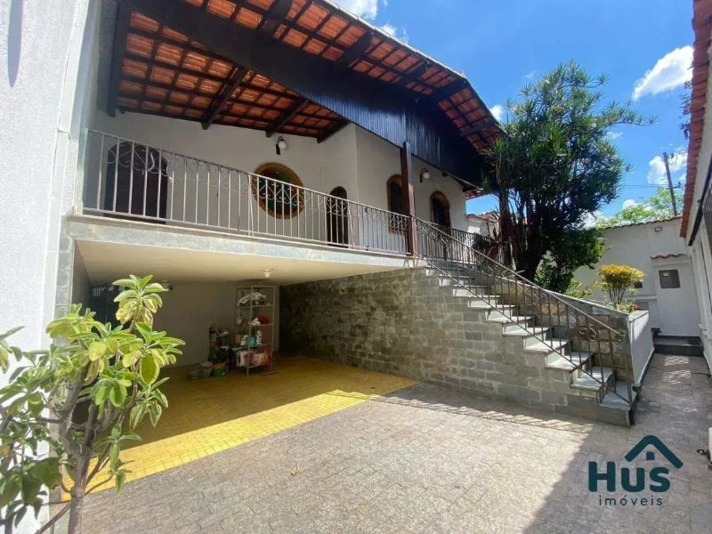 Casa com 4 quartos — Itapoã, Belo Horizonte