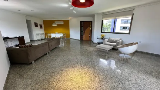 Apartamento com 4 Quartos para alugar, 240m² no Aleixo, Manaus