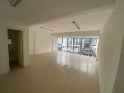 Sala Comercial para alugar, 70m² no Moinhos de Vento, Porto Alegre