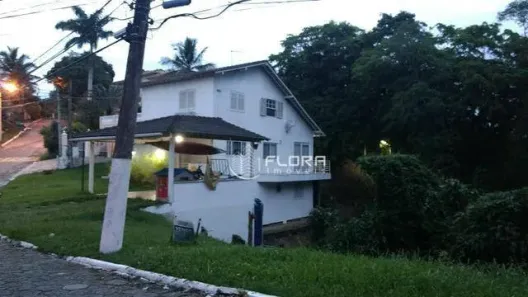 Casa de Condomínio com 3 Quartos à venda, 150m² no Sapê, Niterói