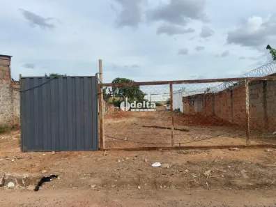 Lote/Terreno à venda, 440m² no Lagoinha, Uberlândia