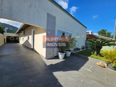 Casa com 3 Quartos à venda, 150m² no Itacorubi, Florianópolis