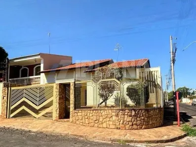 Casa com 4 Quartos à venda, 276m² no Centro, Araraquara