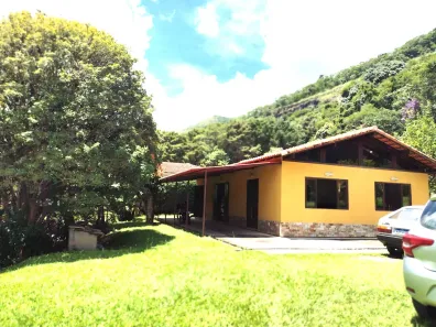 Casa de Condomínio com 3 Quartos para alugar, 110m² no Itaipava, Petrópolis