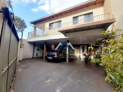 Casa com 3 Quartos à venda, 220m² no Portuguesa, Londrina