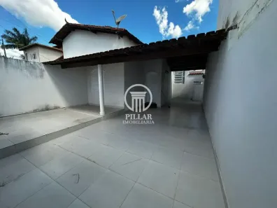 Casa com 2 Quartos para alugar, 200m² no Sagrada Família, Montes Claros