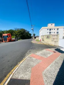 Apartamento com 2 Quartos para alugar, 60m² no Argentina, Criciúma